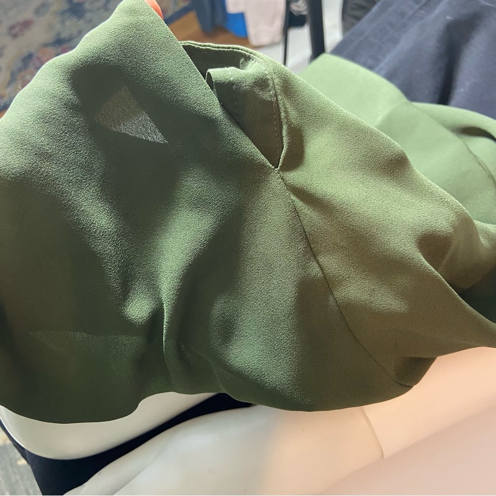 3/$12 Harve Benard Army Green Draped Racerback Tank Top Large L Keyhole - Picture 11 of 12